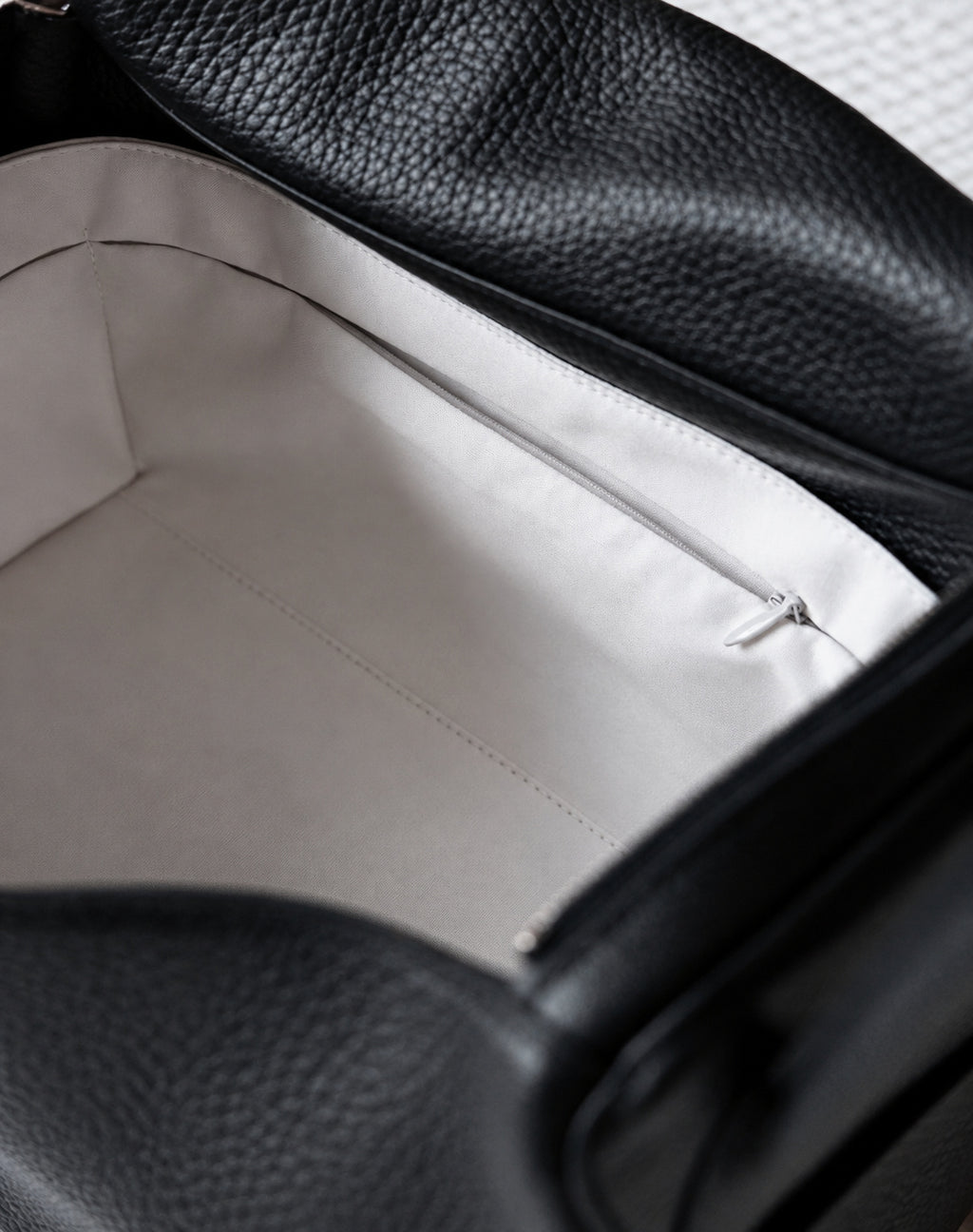 Strapory Satin Luxe Organizer for Lindy