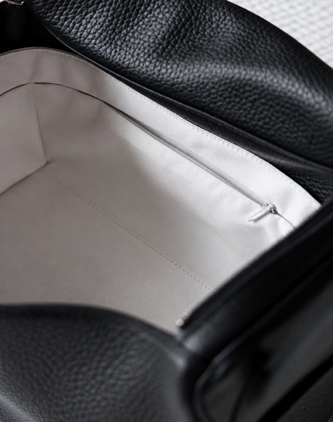 Strapory Satin Luxe Organizer for Lindy